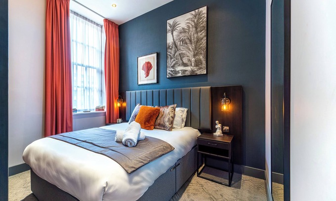 Hope Street Apartment | One Bedroom Apartment 302 (Sleeps 4)