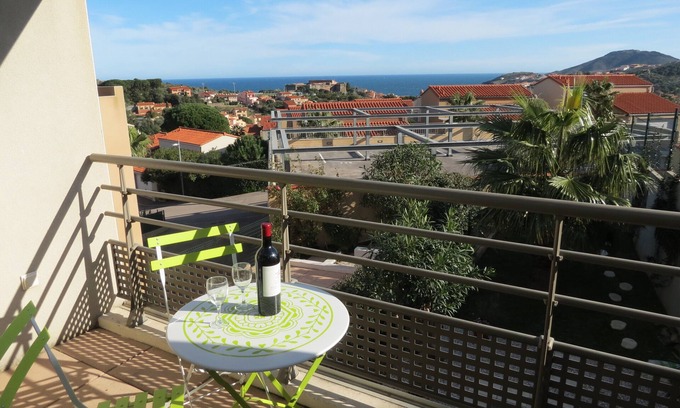 Collioure Apartment | One bedroom apartment with large terrace and great view of the Mediterranean