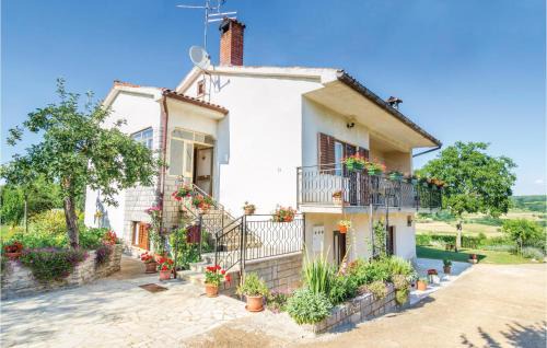 Makovci Apartment | One-Bedroom Apartment Groznjan 01