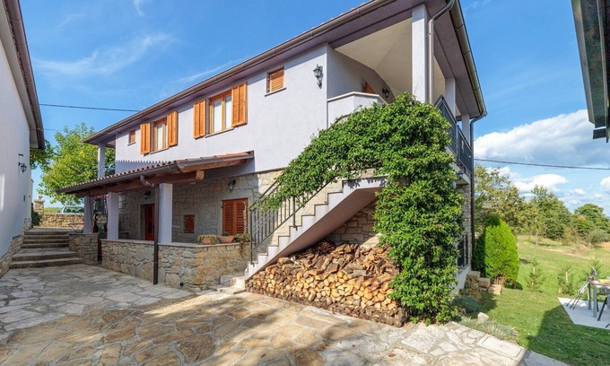 Oprtalj Apartment | One bedroom apartment A2 in Central Istria