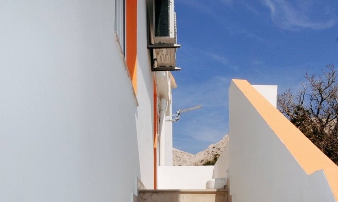 Metajna Apartment | One bedroom apartment with terrace Metajna, Pag (A-6421-e)