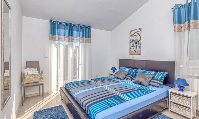 Cancini Apartment | One-Bedroom Apartment Kardumovic No.4 Blue on the Third Floor