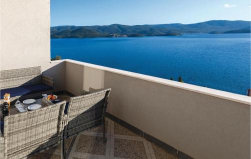 Komarna Apartment | One-Bedroom Apartment Klek With Sea View 05