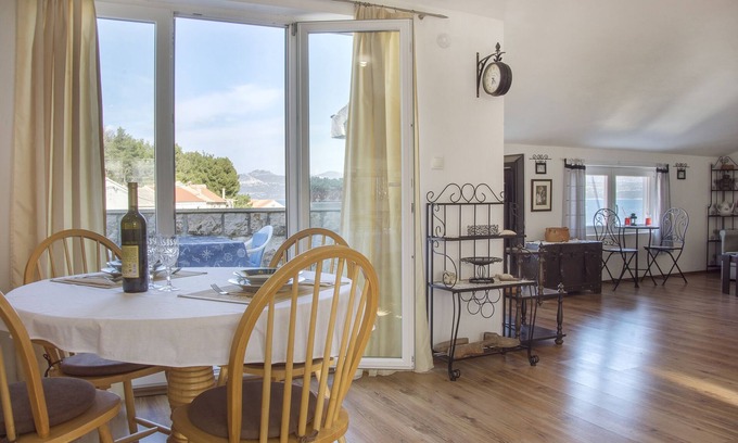 Komoseva Apartment | One bedroom apartment near beach Mali Iž, Iž (A-6163-b)