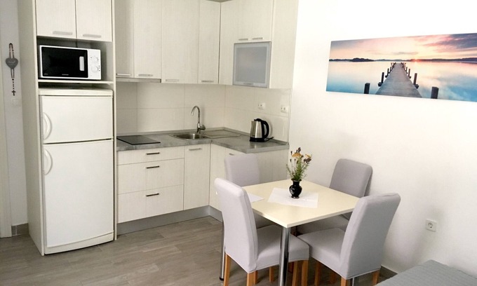 Jezera Apartment | One bedroom apartment with terrace Jezera, Murter (A-19056-c)