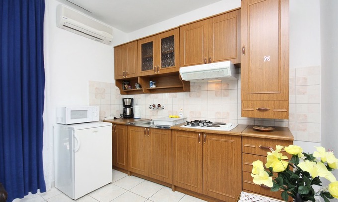 Susica Apartment | One bedroom apartment with air-conditioning Murter (A-5084-a)