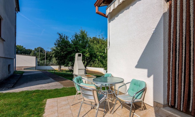 Banjole Apartment | One bedroom apartment with terrace Banjole, Pula (A-2258-b)