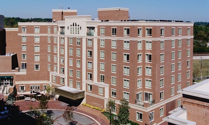 Old Town West Apartment | One Bedroom Condo at Club Wyndham Old Town Alexandria