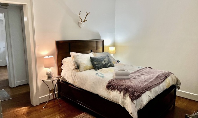 Forest Park Condo | One-Bedroom Condo near Medical District