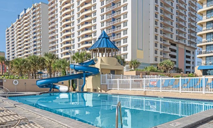Daytona Beach Resort | One Bedroom, Luxury Condo, Daytona Beach, Florida (2562514)