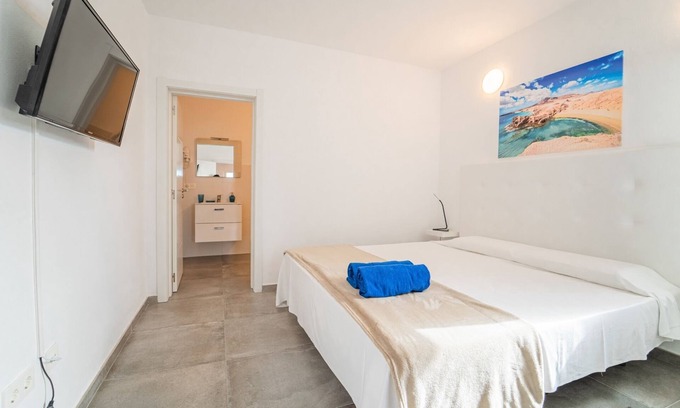 Teguise Apartment | One bedroom pool view apartment