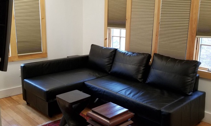 Saugerties Apartment | One bedroom suite in Saugerties village