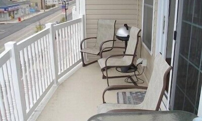 Seaside Heights House | One block to beach 4 Bedrooms - Sleeps 14.