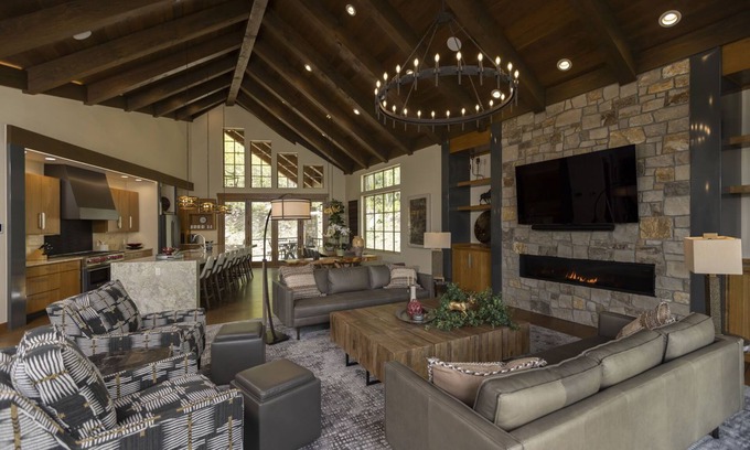 Durango House | One-of-a-Kind Luxury Home - Hot Tub, Firepit, Views - 8 Min to Purg
