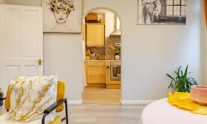 Earl's Court Apartment | One room 1 min to Earls Court station shared in a flat in central London