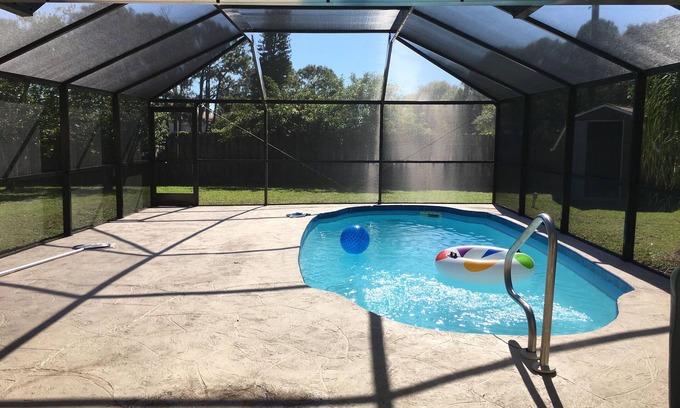 North Port House | One Shell 🐚 of a house/private heated swimming pool/WIFI