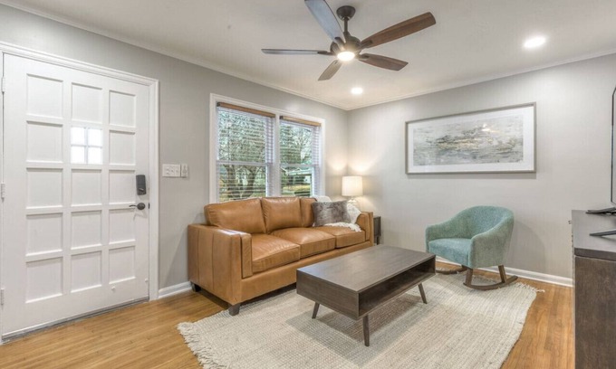 Turner Park House | OneCozyPlace Tulsa | King Bed Expo TU Downtown