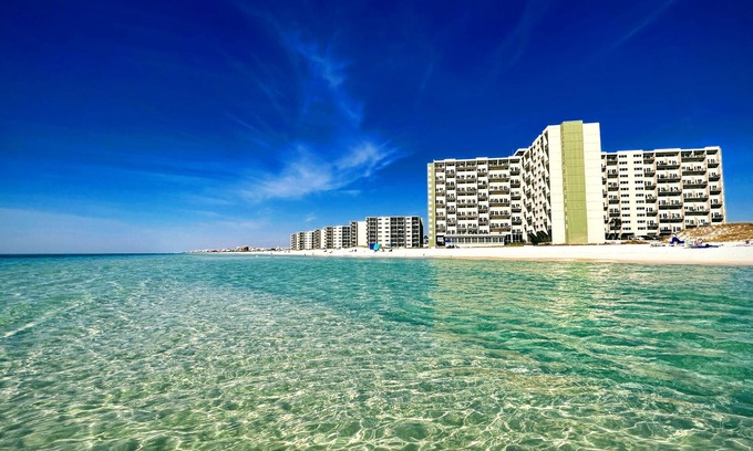 Sunnyside Condo | Only a few days open in July Hank & Grace's Hideaway at Pinnacle Port by 30A!