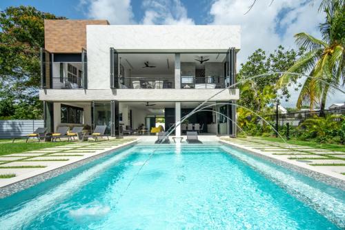 Weston Villa | Onyx by Blue Sky Luxury