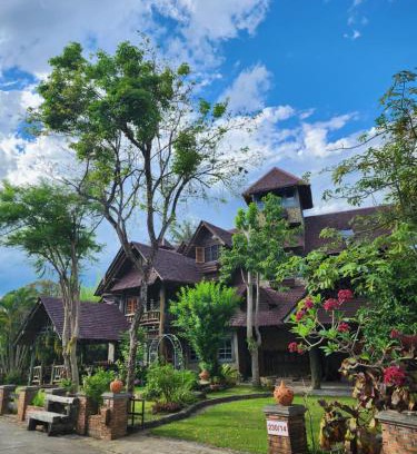 Chang Phueak House | Oo Teak Villa