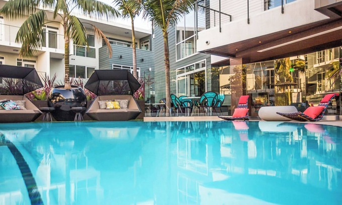 Carthay Circle Apartment | Open BR by Beverly Hills & WeHo w/Pool & Parking