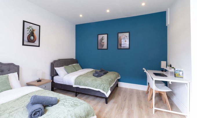 Portsmouth Apartment | Open Mind Property - 2 Beds & Free Parking