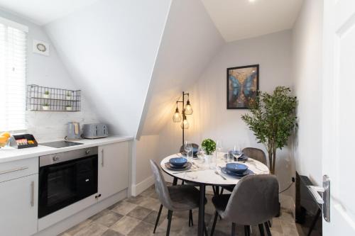 Portsmouth Apartment | Open Mind Property - Luxurious & Cosy Flat