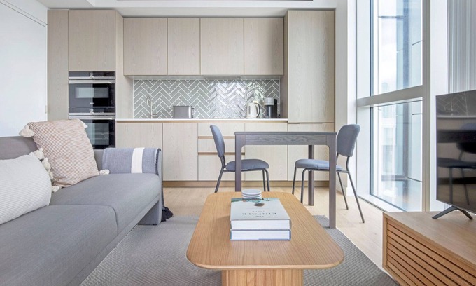 Hoxton West Apartment | Open Plan Old Street 1BR w/Balcony, near Tube, by Blueground