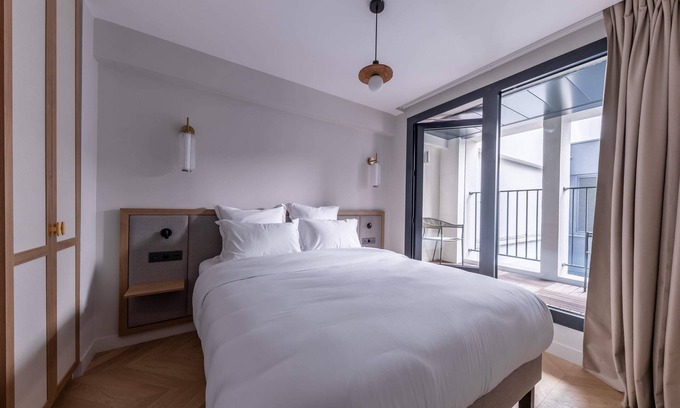 Chaussee-d'Antin Apartment | Opera - One Bedroom Balcony