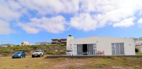 Struisbaai House | Oppi-stoepi In Struisbaai