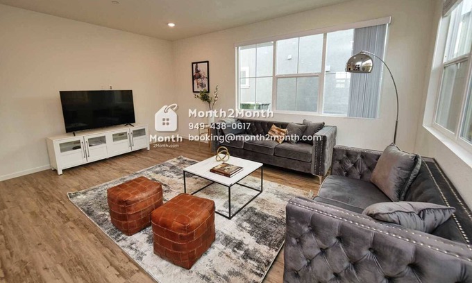 Folsom House | Opulence on Sunny Gate Ln #41616