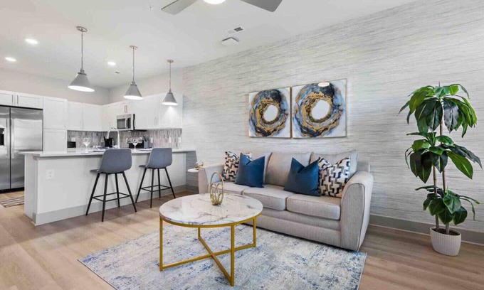 East Raleigh Apartment | Opulent Living 5 Min From Downtown