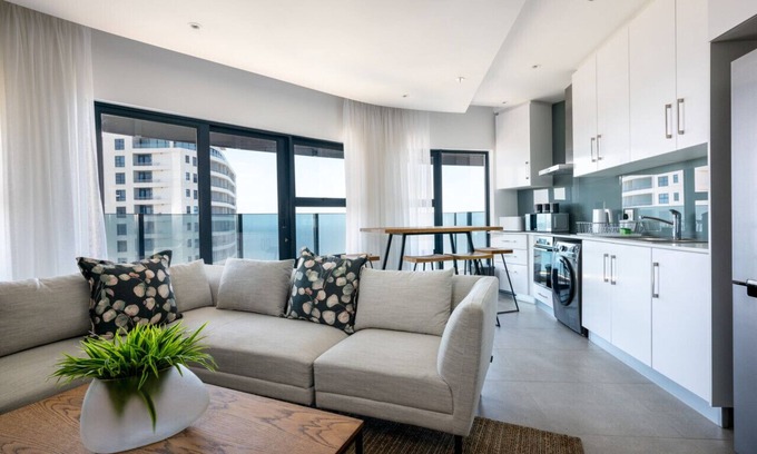 Umhlanga Apartment | Opulent Oceans Apartment 2505 with Sea Views