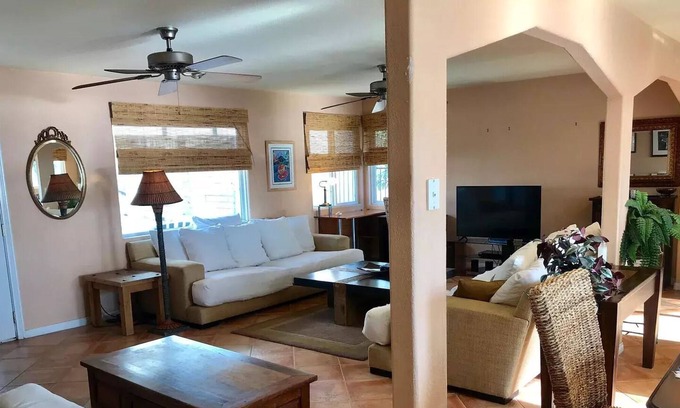 Canyon Lake House | Opuluxe Canyon Panoramic Luxe