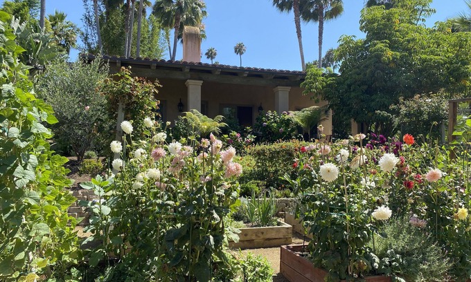 Covenant Cottage | Orange Blossom Guesthouse - in the heart of Rancho Santa Fe, CA.