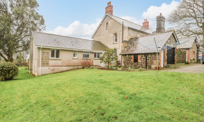 Boyton Cottage | ORCHARD END, family friendly, character holiday cottage in Launceston