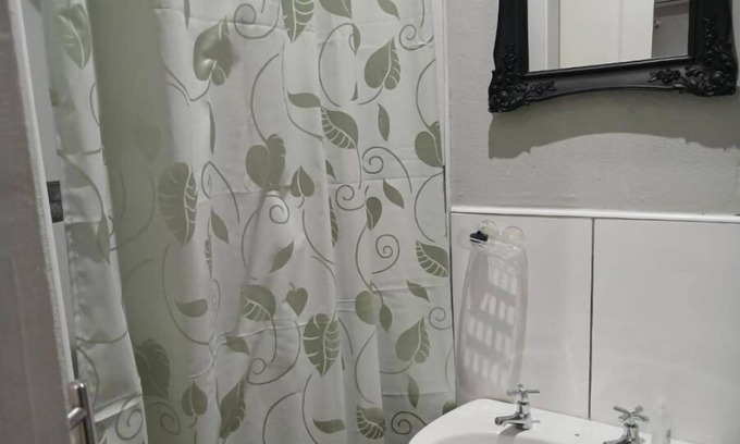 Fichardt Park Apartment | Orchard Guesthouse Standard Double Room