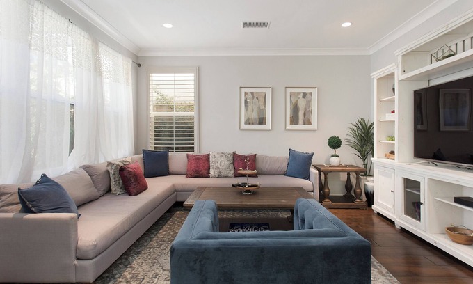 Orchard Hills House | Orchard Hills Retreat|Pet-Friendly|M2M Options|Pool Access & Backyard Fun #7110