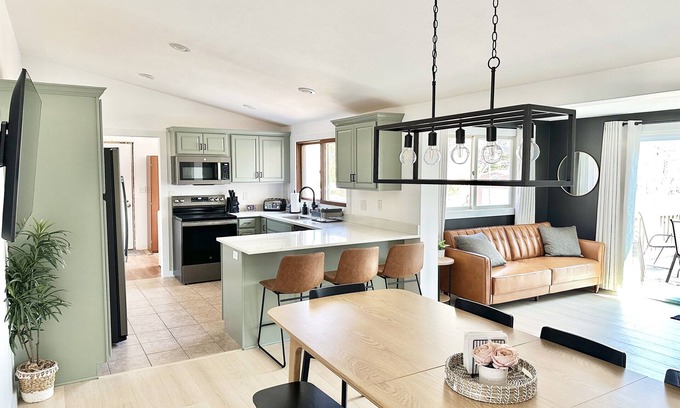 Fish Creek House | Orchard Ranch - Fish Creek | Sleeps 10 Trails Coffee Bar Snowshoes