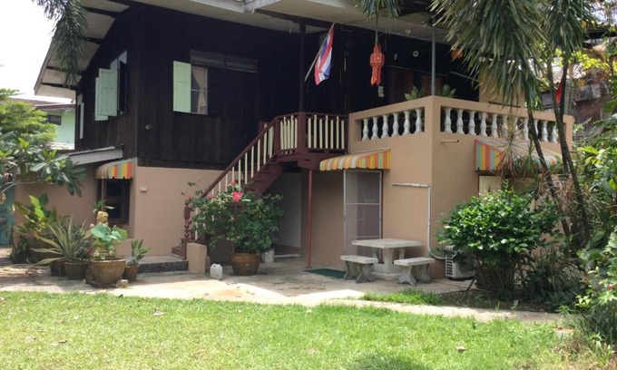 Bang Phra House | Orchid Guest House