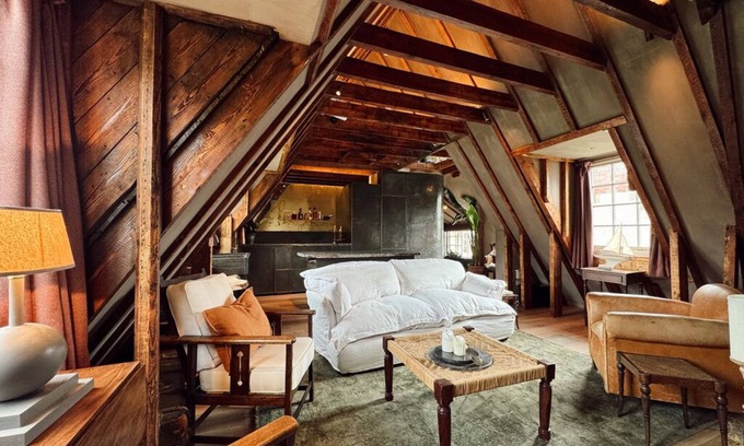Old Town Apartment | Ord’s Loft - Royal Mile Historic Luxury Apartment