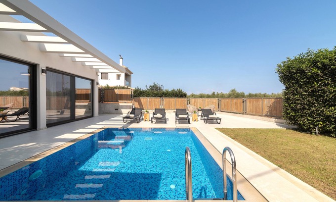 Neromilos Villa | Oresteia Exclusive Villa, a Sublime Retreat