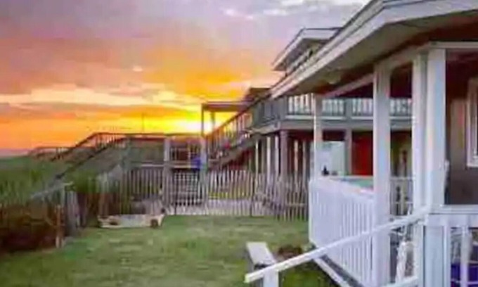 Holden Beach Cottage | Original Beach front Cottage