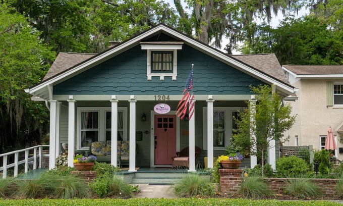 Pigeon Point Cottage | Original Craftsman Cottage