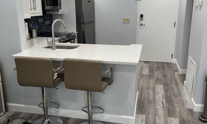Lake Davis - Greenwood Condo | Orlando Winter Getaway - Lovely, Centrally located Studio