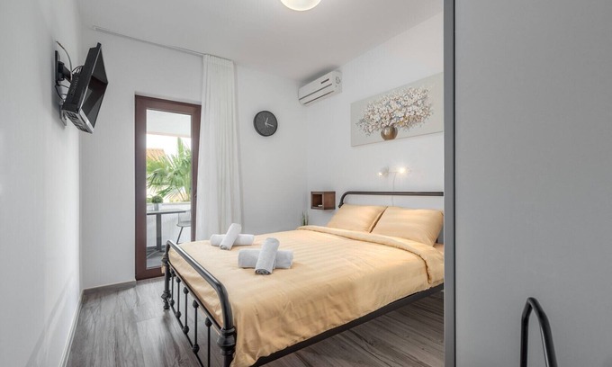 Spadici Apartment | Oroz/Oroz Studio II