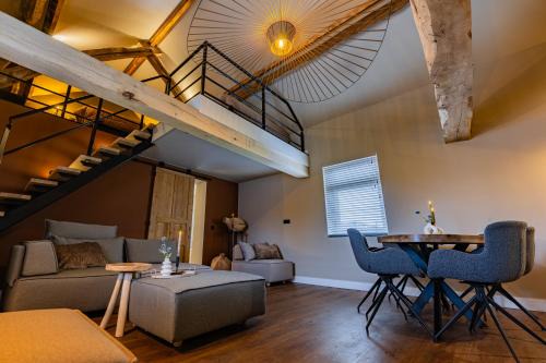 Nuth House | Os Hoes 1851