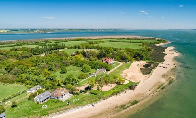 Maldon Apartment | Osea Island: Nautical Cottage