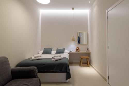 Valencia Province Apartment | Osito Hub - Esteban Ballester