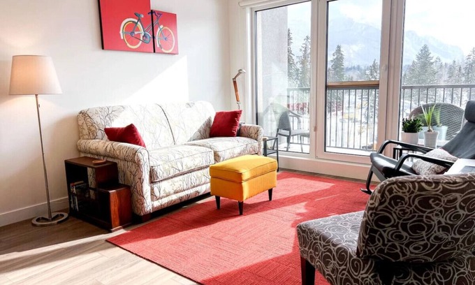 Golden Condo | OSO308 · Casa Oso - DT Riverfront Condo